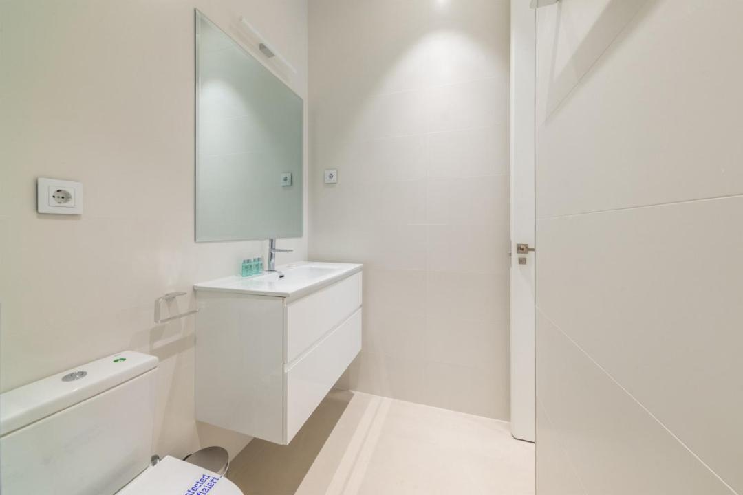 2 Bedrooms 2 Bathrooms Furnished - Delicias - Modern- Mintystay Madrid Eksteriør billede